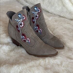 Embroidered Suede Ankle Boots - Tan